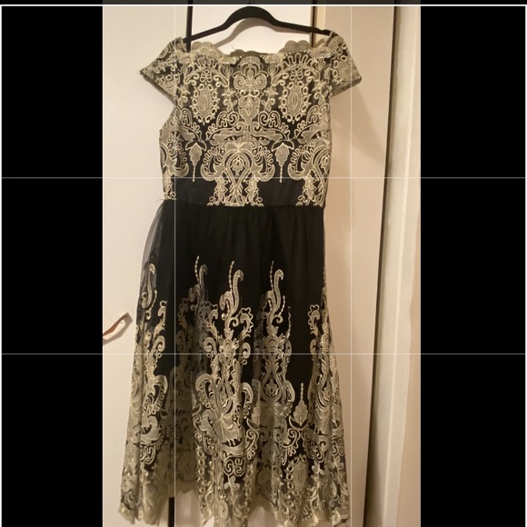 Dress size medium - Picture 2 of 2